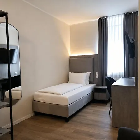 Diamonds Hotel